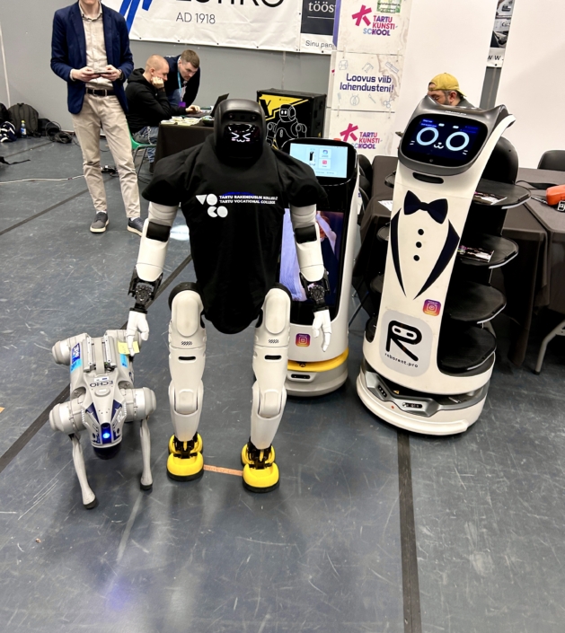 Bellabot ja Kettybot ja VOCO robot ROCO “Noor Meister” sündmusel BellaBot ja KettyBot osalesid VOCO „Noor Meister“ sündmusel, kus nad tervitasid külastajaid, suhtlesid noortega ning tutvustasid robootika võimalusi. Robotid pakkusid osalejatele meeldejäävat kogemust ning aitasid muuta sündmuse veelgi kaasahaaravamaks.