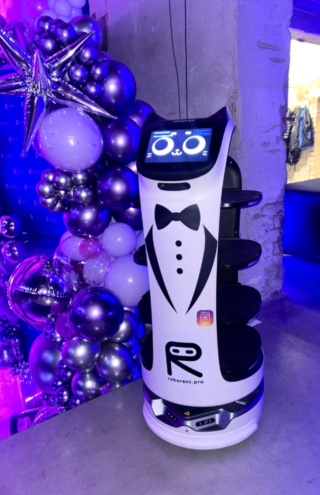 Bellabot robot Tartu Kammivabrikus uusaasta galal